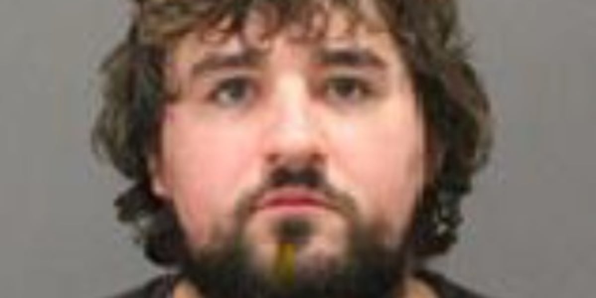 Man accused of murdering his father in Farmington, police say