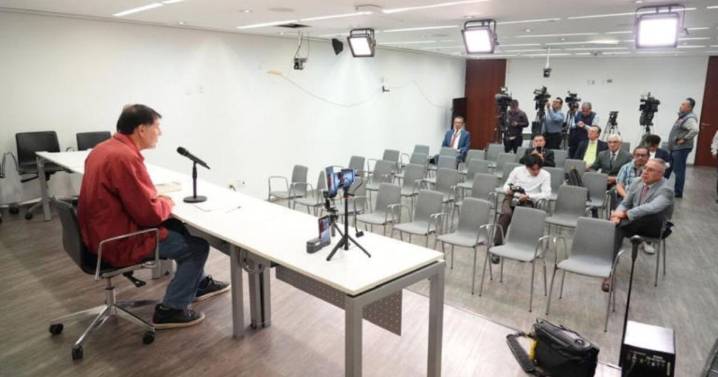 ¿Hay alguien aquí con vida? Conferencia de Noroña luce SIN audiencia tras arremeter contra la alcaldesa de Uruapan