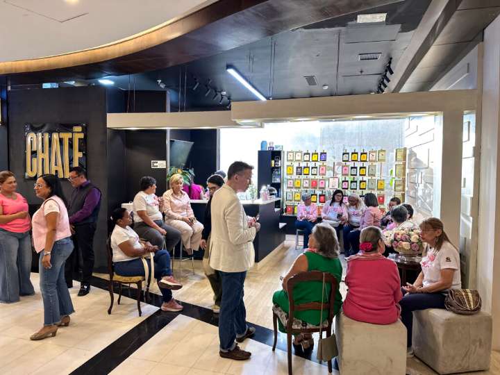 CHATÉ une sus tazas en apoyo a Senosalud para la prevención...