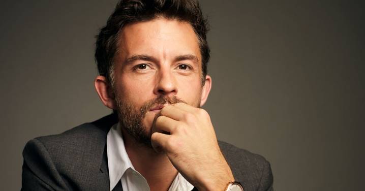 Jonathan Bailey Says Bridgerton Season 4 Will "Blow Fans' Minds"