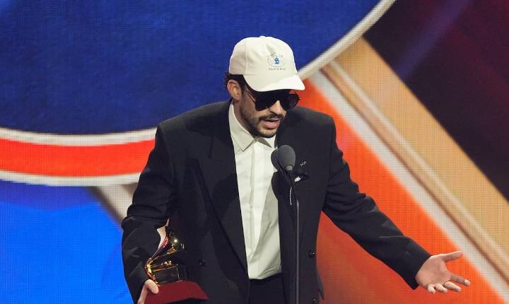 Bad Bunny triunfa en los Latin Grammy 2025