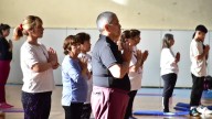 El yoga cierra la temporada con el encuentro "Unión y bien estar"