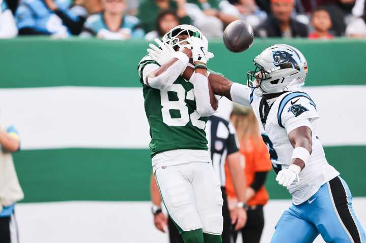 Jets Rookie Falling Behind in New Wide Receiver Room