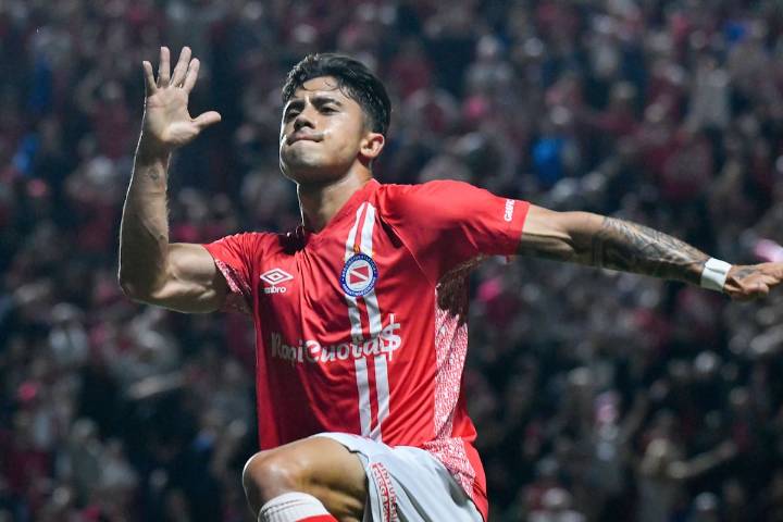 Golpe de KO. River sigue en la lona: un zurdazo de Argentinos lo deja casi afuera de la Libertadores