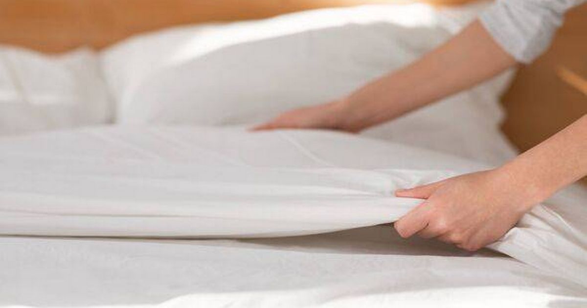 Simple kitchen ingredient removes duvet stains in minutes without washing machine