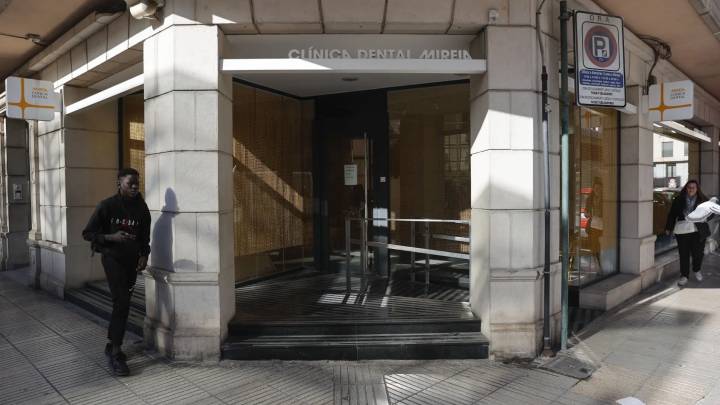 La Policía registra la clínica dental de Alzira donde recibió tratamiento la niña de seis años que murió