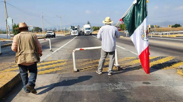 Se mantienen bloqueos en Michoacán: estas son las carreteras cerradas y libres del jueves