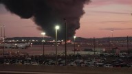 Enormes explosiones e incendios por accidente de un avión de UPS poco después de despegar de Louisville, Kentucky