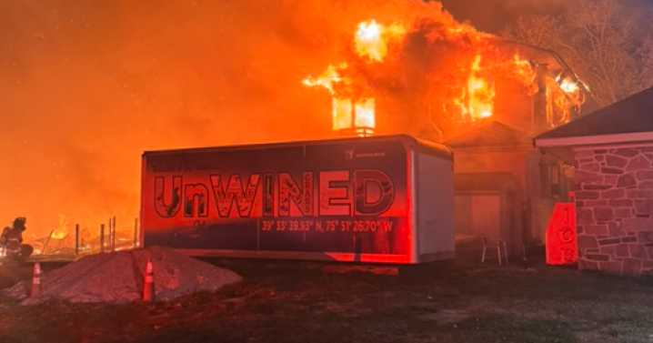 Elkton restaurant collapses after catching fire overnight