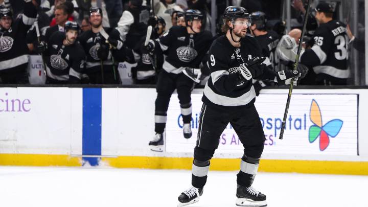 Kempe scores in overtime, Forsberg makes 19 saves in Kings' 2