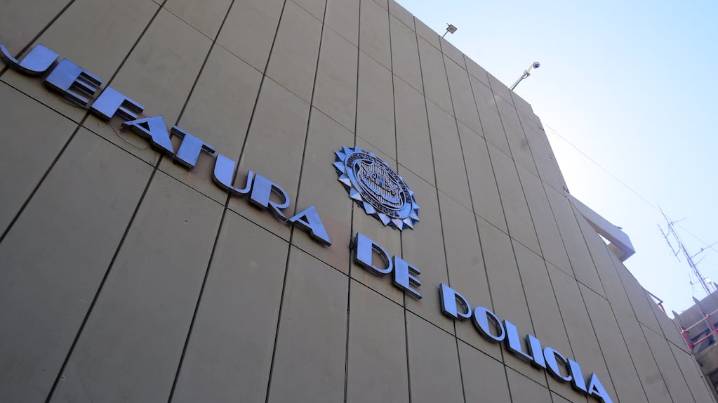 Detuvieron al policía de Córdoba acusado de espiar y filmar a sus compañeras de trabajo en el baño