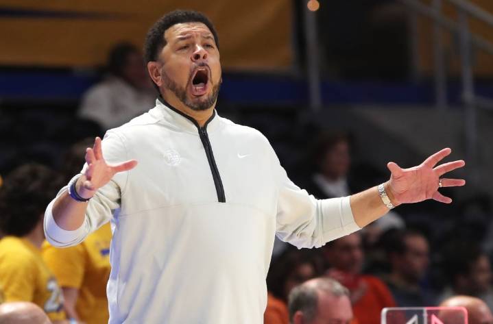 Deadspin | Pitt eyes bounce back opportunity against Quinnipiac