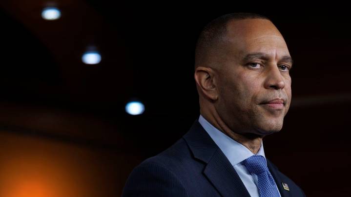 Jeffries is standing behind Schumer despite Democrats' shutdown fury