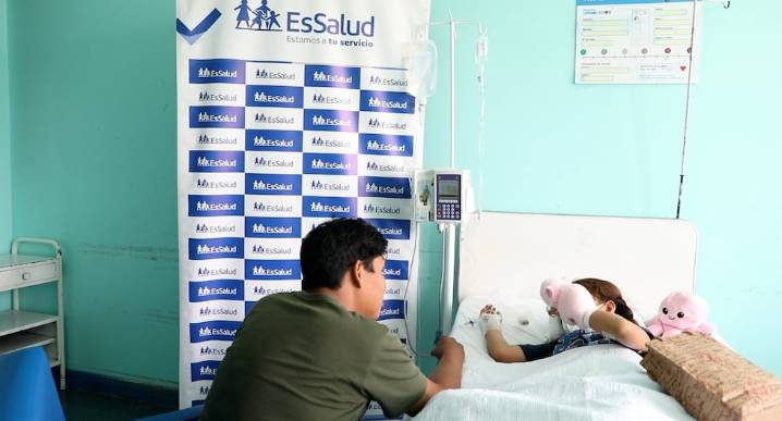 Piura: Trasladan a niña de 8 años a Hospital Almenara para continuar su tratamiento médico