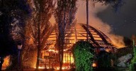 Un incendio arrasa la cúpula de madera del restaurante Mas Marroch de los hermanos Roca