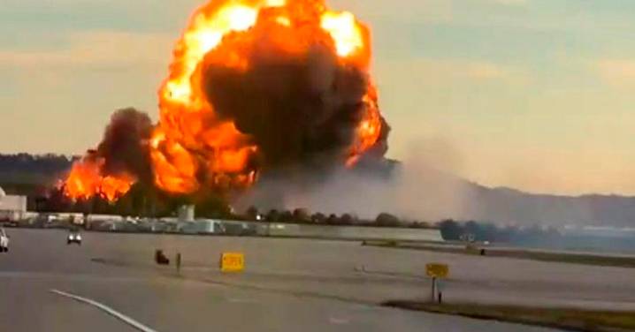 Espectacular accidente de un avión de carga al poco de despegar en Kentucky: al menos nueve personas han muerto