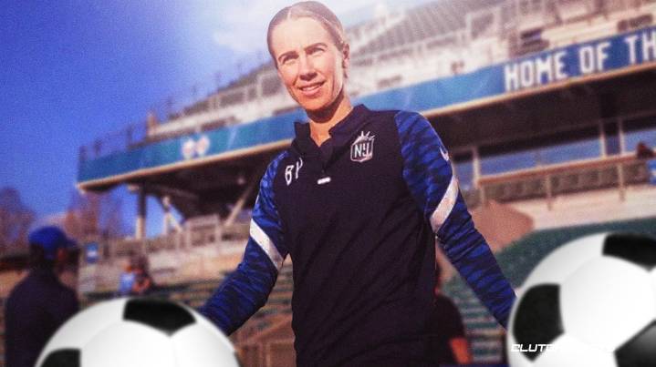 Racing Louisville’s Bev Yanez beats out KC Current boss for NWSL Coach of the Year