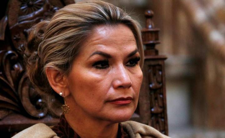 Jeanine Áñez, expresidenta de Bolivia, sale de prisión tras anulación de su condena