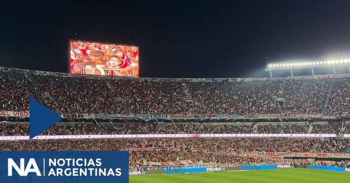 Silbidos e insultos para los jugadores de River en el Monumental: “Que se vayan todos..."