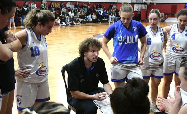 Femenino: 9 de Julio enfrenta a Regatas de San Nicolás, en cancha de Peñarol