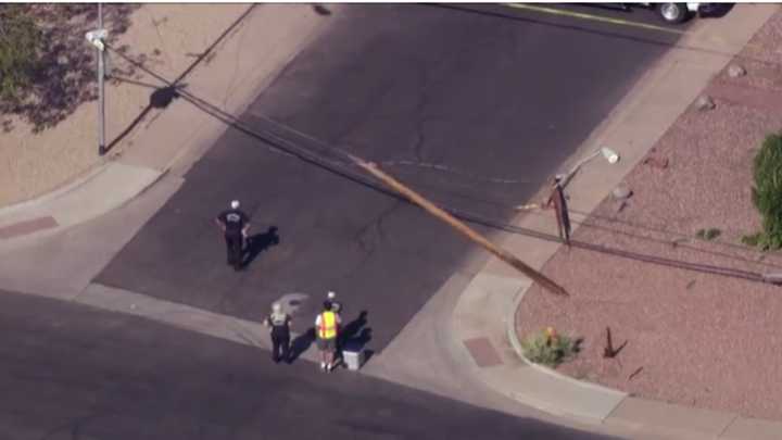Power outage hits Phoenix neighborhood after semi