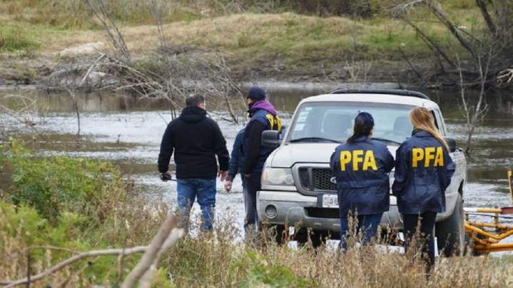 Caso Loan Peña: inició el megaoperativo de rastrillaje subacuático en las lagunas de 9 de Julio