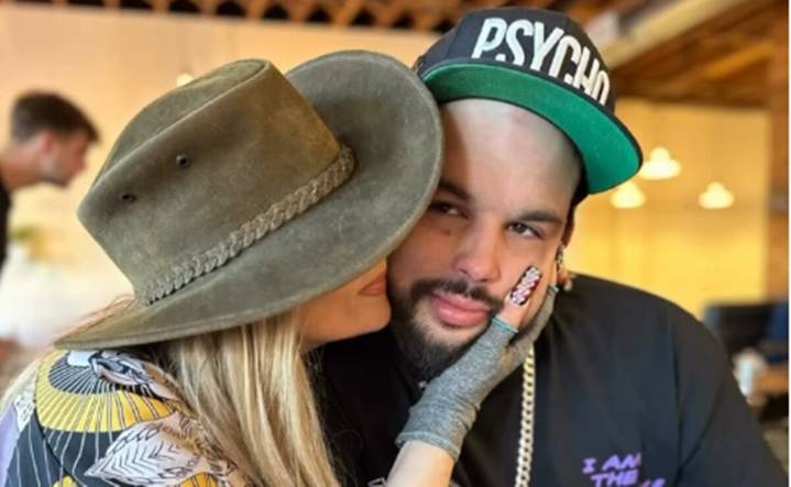 Exesposa de Pepe Aguilar celebra a su hijo Emiliano con mensaje y fotos inéditas: "eres la mitad de mi corazón"