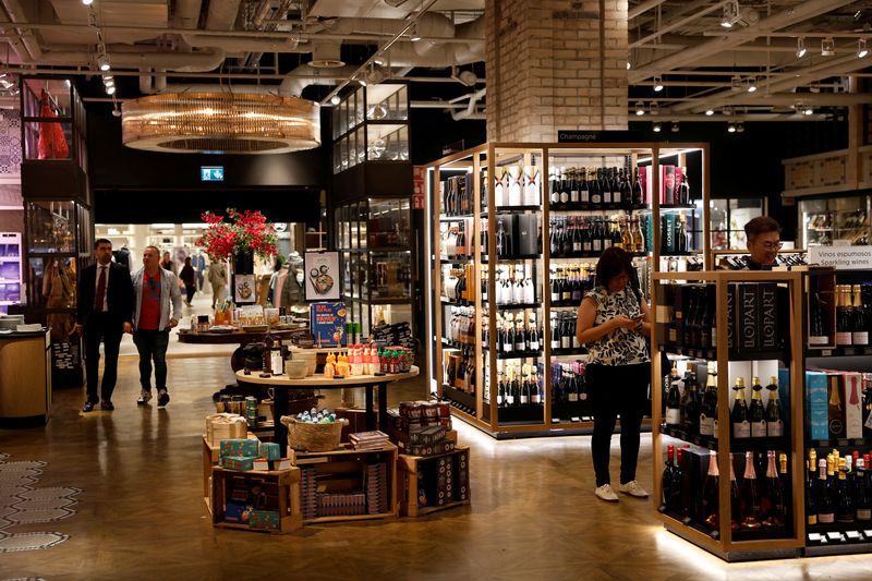 Spain October retail sales rise 3.8% y/y