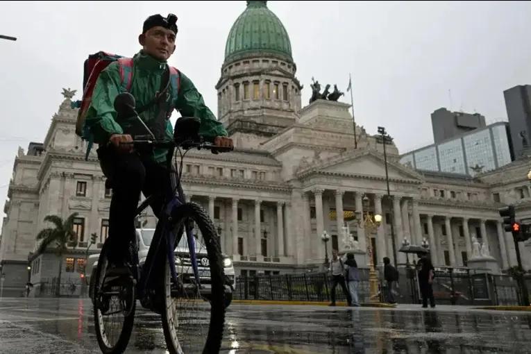 Reforma laboral: el Gobierno analiza medidas para reducir el trabajo informal