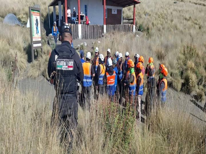 Rescatan a senderistas que se extraviaron en Parque Iztaccíhuatl