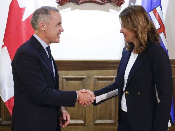 'A great day for Alberta': Smith, Carney sign memorandum of understanding on West Coast pipeline