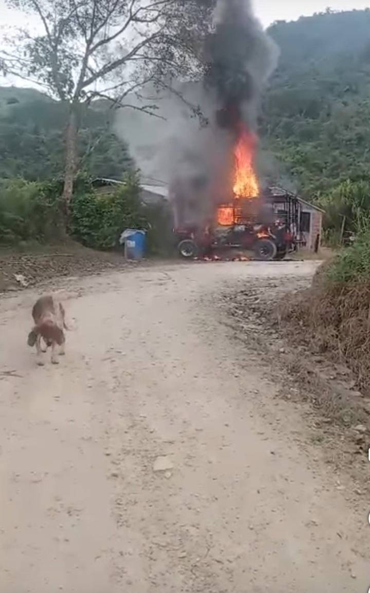 Otro vehículo fue incinerado en zona rural de Gigante, Huila