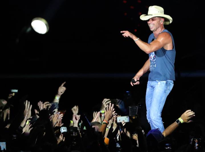 Kenny Chesney reveals emotional connection to Sandy Hook tragedy