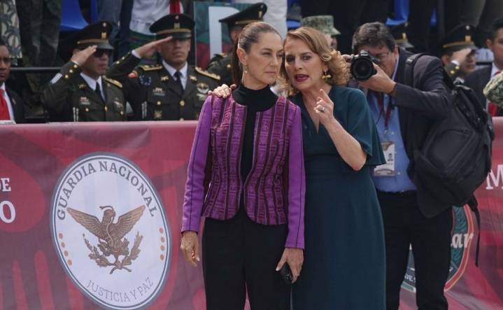 Gutiérrez Müller condena acoso contra Sheinbaum; no se olvide que millones la apoyamos, le dice