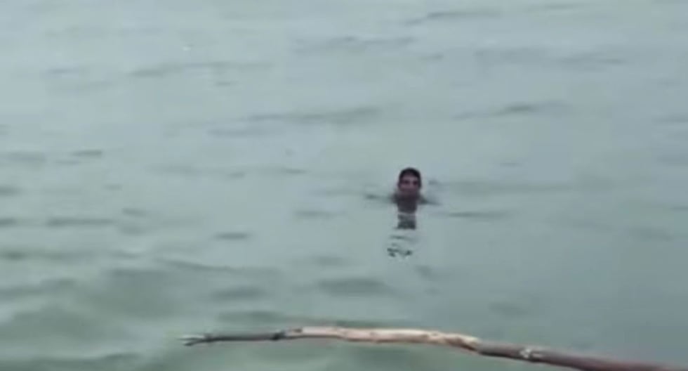 Tumbes: pescador es rescatado luego de ser arrastrado por una ola en Puerto Pizarro
