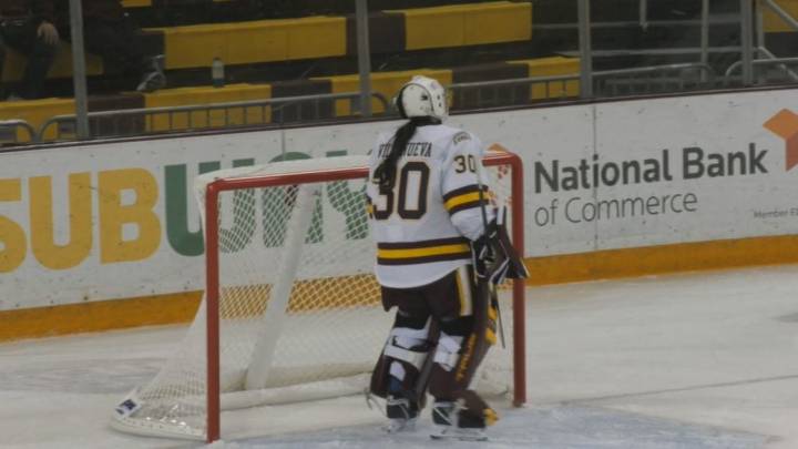 UMD Goalie Sophia Villanueva Named WCHA Rookie of the Week