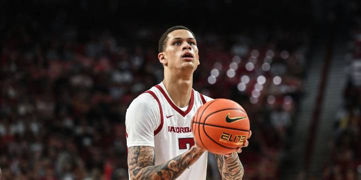 No. 21 Arkansas holds off Samford behind freshman guards