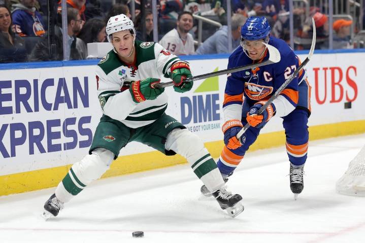 Deadspin | Kirill Kaprizov's 2-point game guides Wild past Islanders