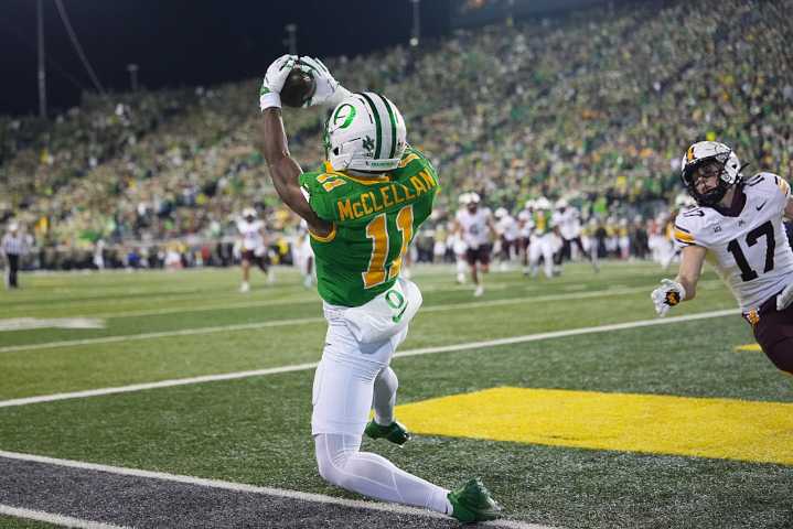 Jeremiah McClellan's spectacular TD catch helped lift No. 8 Oregon over Minnesota