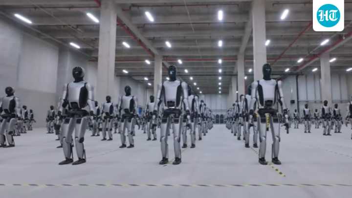 Chinese humanoid ‘army of robots’ marches in historic first mass delivery
