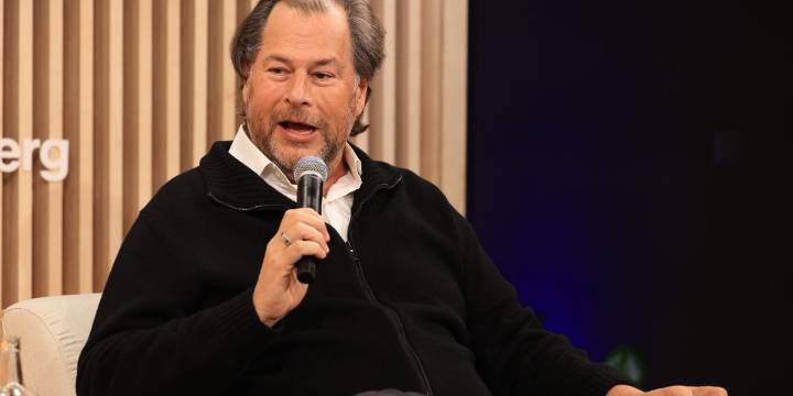 29-year-old founder spammed Salesforce CEO Marc Benioff 53 times—it worked and now he spends 30 minutes a week ‘hustling’ and shooting cold emails