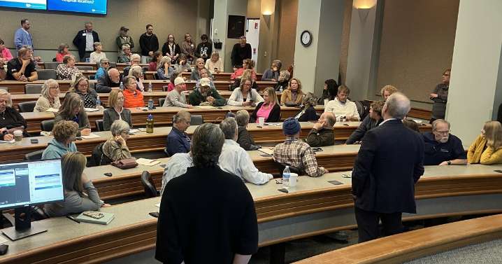 Flagstaff residents weigh in on hospital hill's future at NAH forum