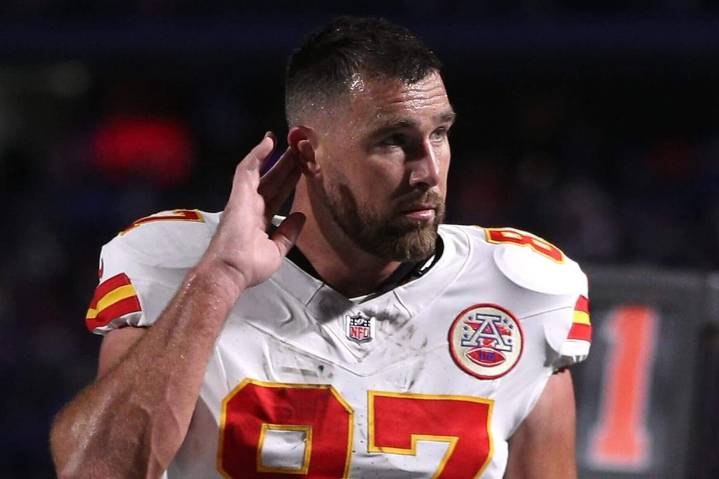 NFL Week 11 projected scores: Model predicts point spreads and totals for every game