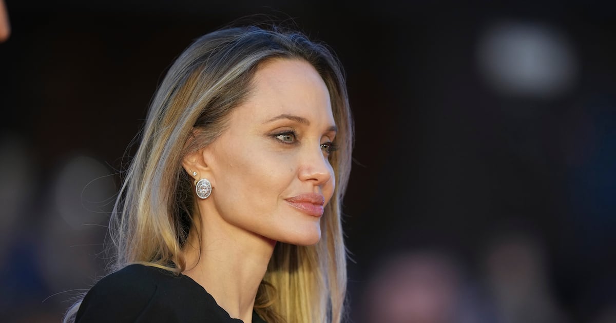 Angelina Jolie in Ukraine to meet medical staff, volunteers