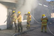 Sofocan incendio en vivienda de San Cristóbal Tepontla; solo hubo daños materiales
