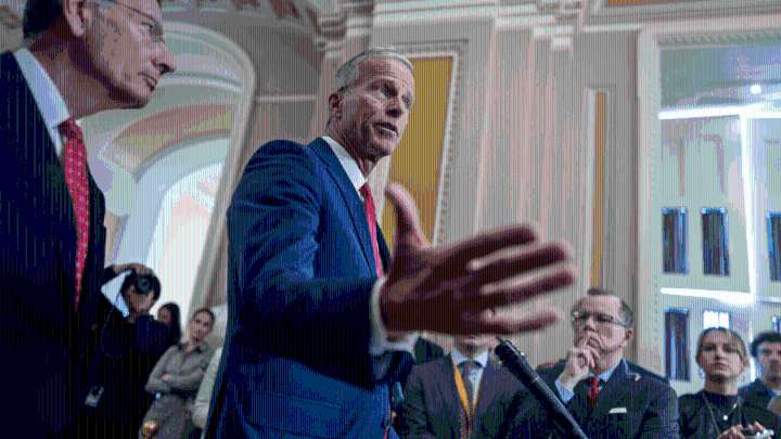 Demócratas ceden en acuerdo sobre subsidios de salud y reabren el Gobierno federal