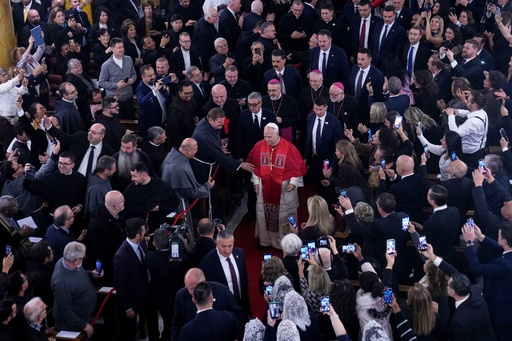 Pope Leo XIV receives enthusiastic welcome from Turkey's Catholics as he opens key day in first trip