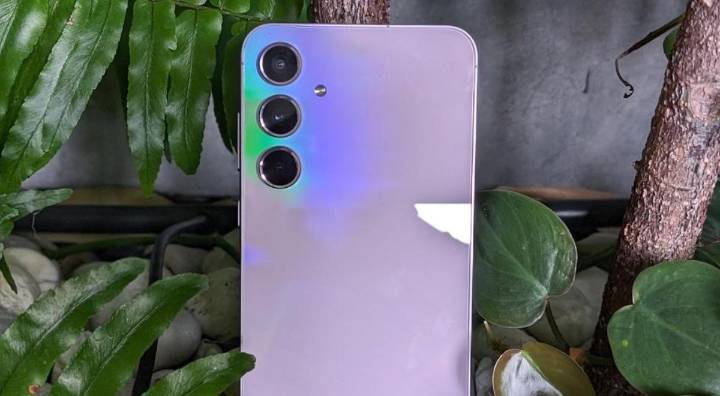 Este Samsung de 2024 es mejor y más barato que el Honor Magic 7 Lite: cámaras PRO, procesador gamer y gran software