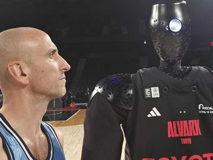 Video: Manu Ginóbili se enfrentó a un robot en Tokio y se llevó una sorpresa