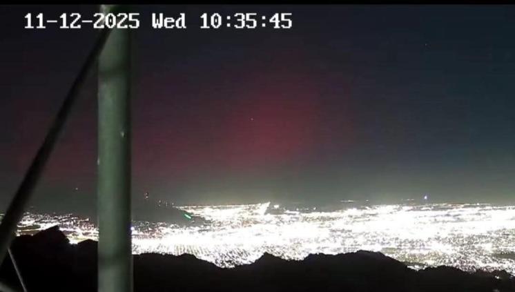 Captan auroras boreales en Juárez; las vieron desde el Cerro Bola